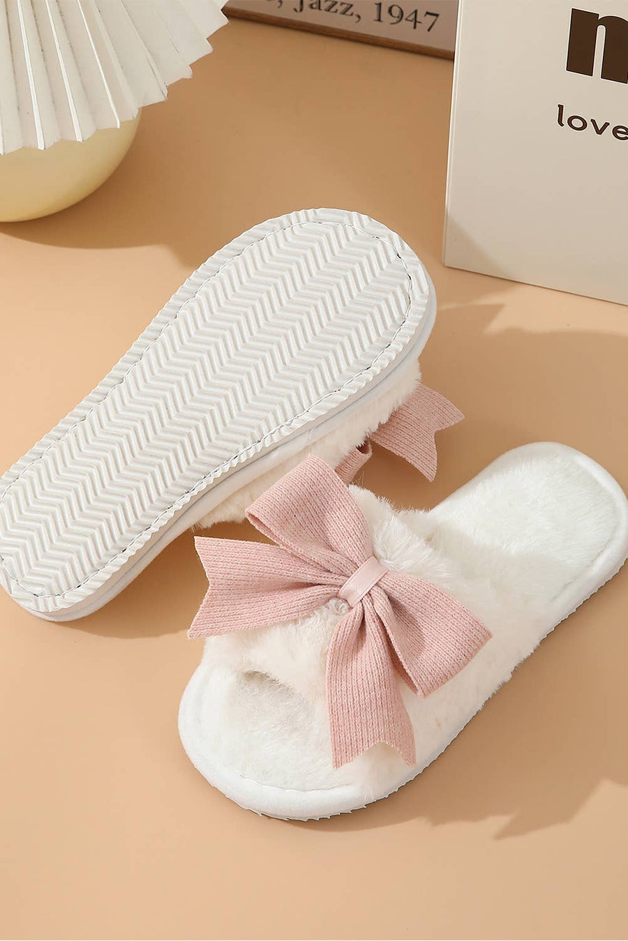 Bow Knot Decor Plush Slippers | US6-11: As shown / Standard / US8.5 (CN40)