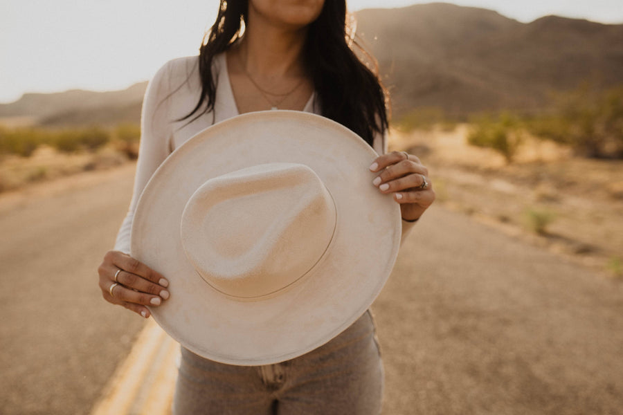 Vegan Pencil Curl Stiff Brim Fedora Hat: Mocha