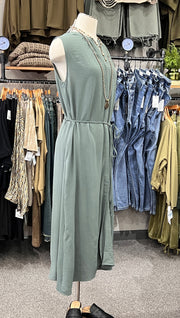 Winona Sleeveless Button Front Crinkle Midi Dress