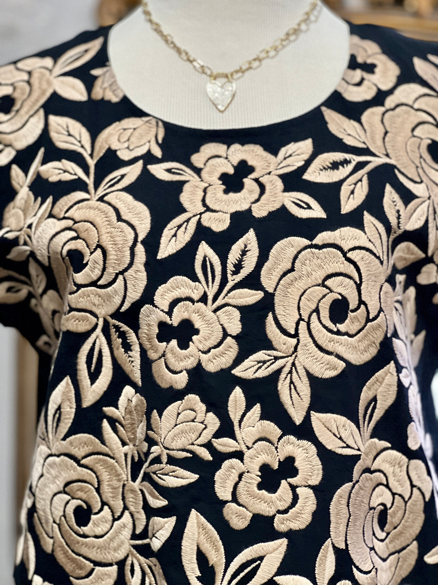 Estrella Floral Embroidery Top