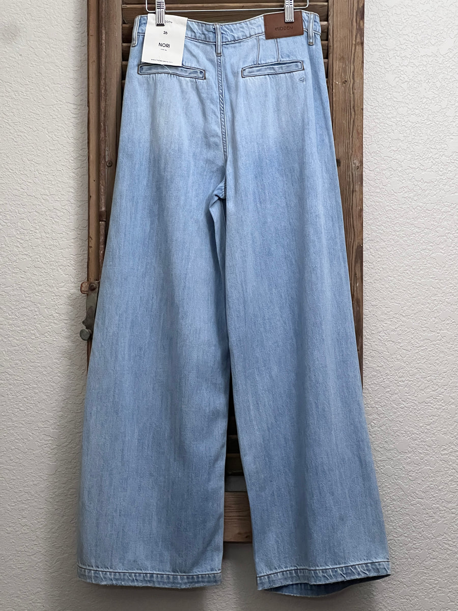 Nori Light Wash Wide Leg Jeans