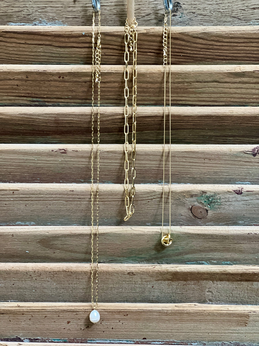 Layered Paperclip Chain with Knot Gold Charm & Pearl Necklace