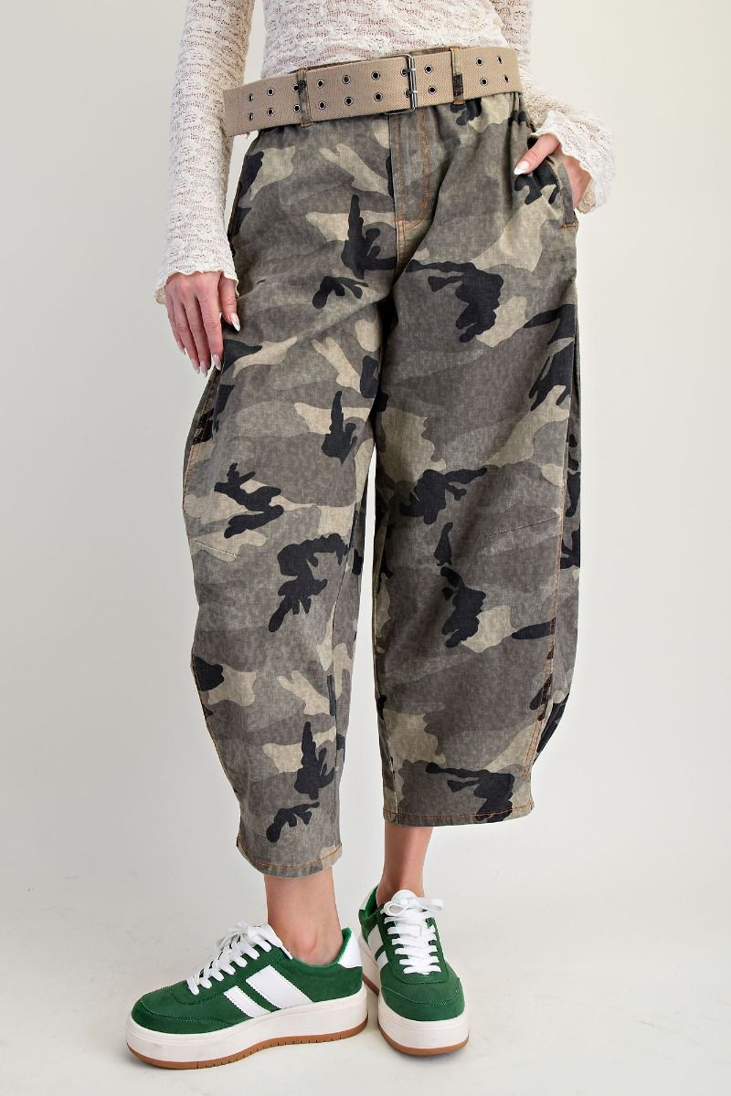 Camo Print Washed Twill Barrel Leg Pants