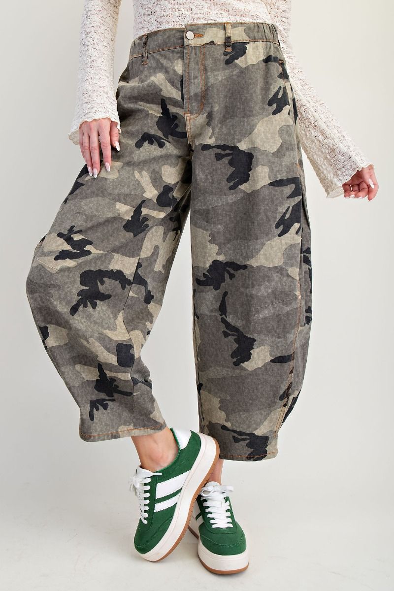 Camo Print Washed Twill Barrel Leg Pants