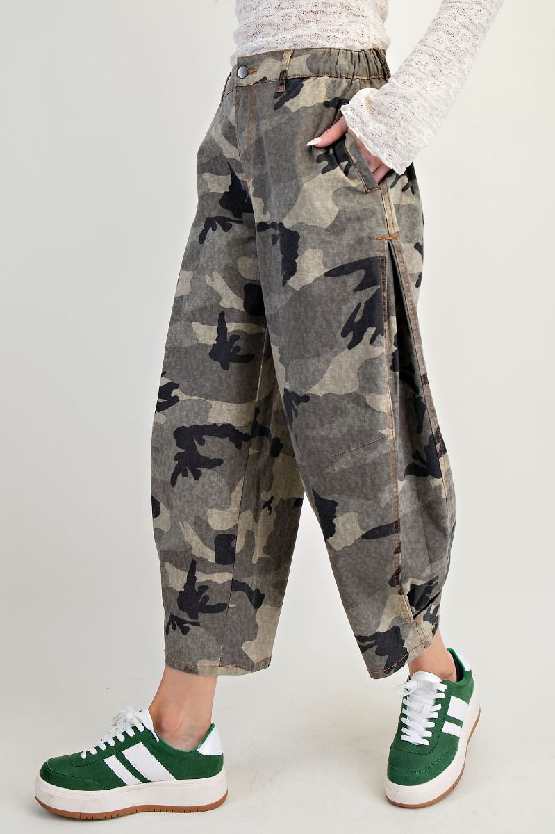 Camo Print Washed Twill Barrel Leg Pants