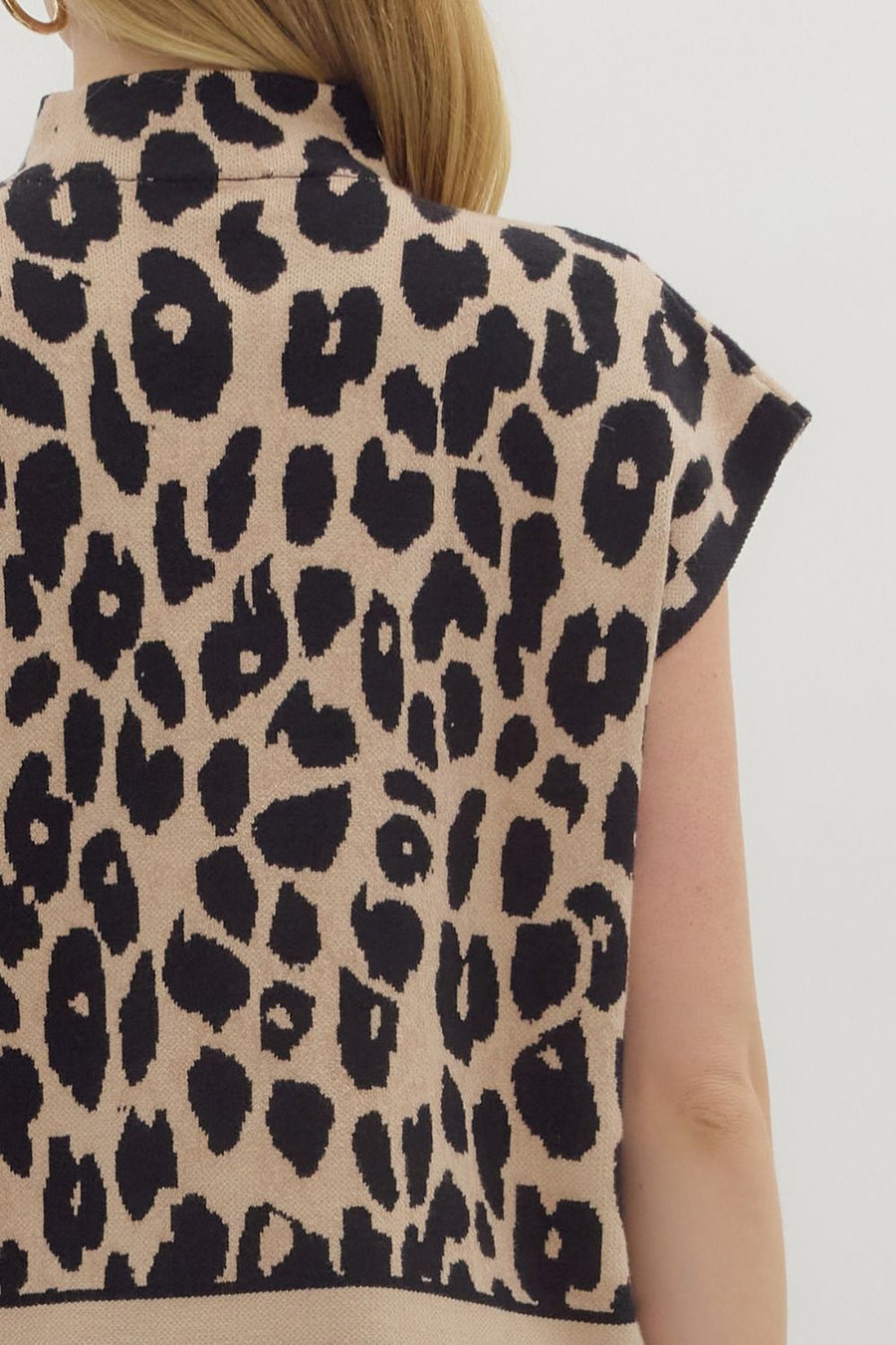 Cavalier Animal Print Mock-Neck Sweater Knit Pullover Top.&nbsp;