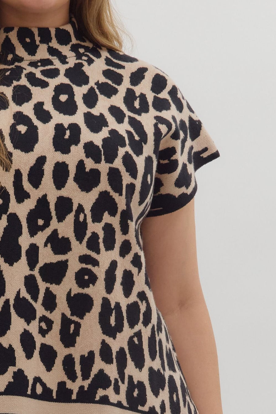 Cavalier Animal Print Mock-Neck Sweater Knit Pullover Top.&nbsp;