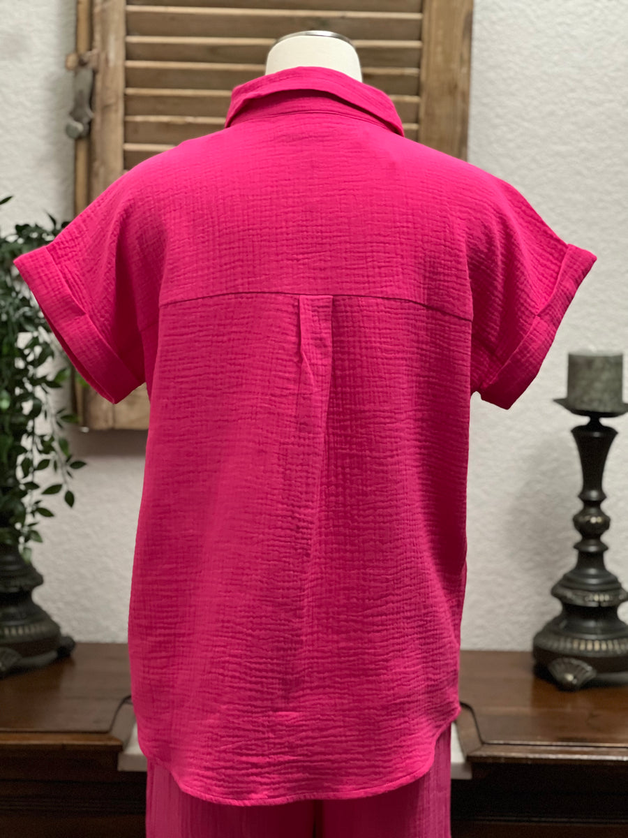 GiGi Fuchsia Collared Button Front Short Sleeve Gauze Shirt with Chest Pocket