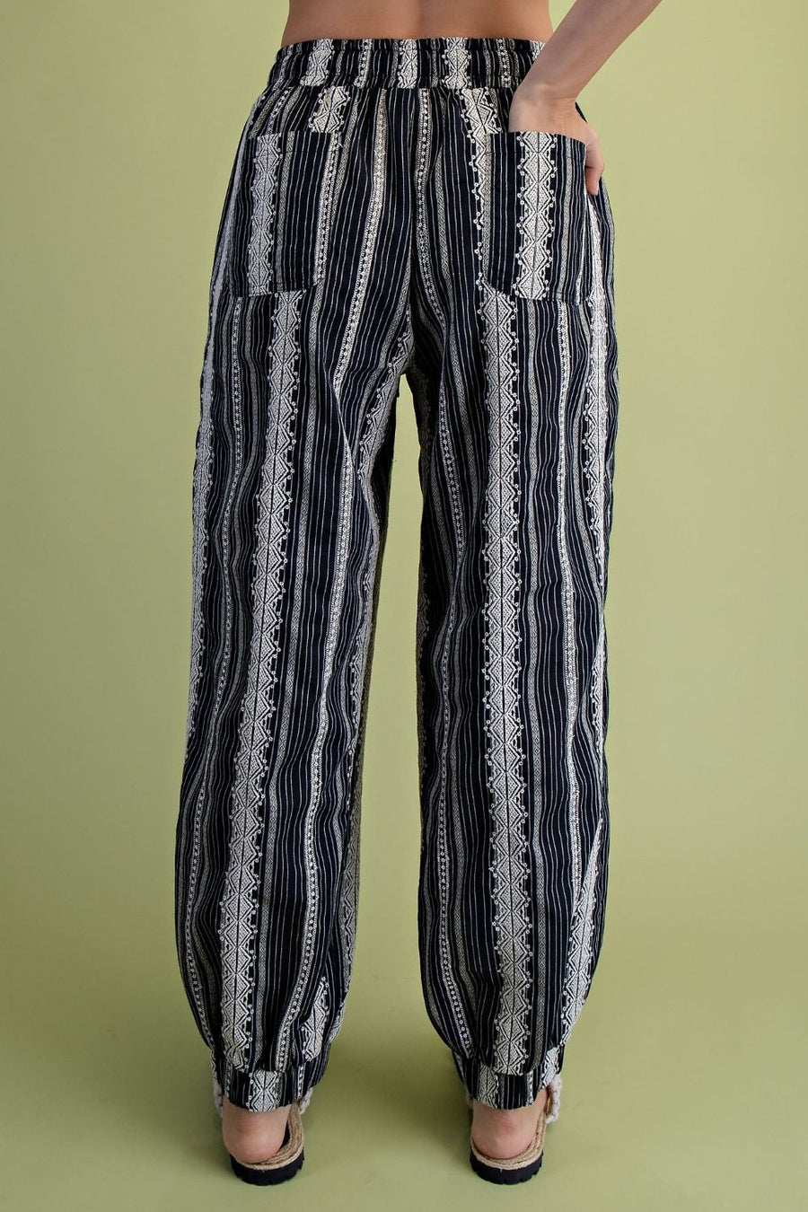 Saysa Embroidery Textured Linen Pants