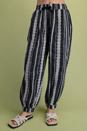 Saysa Embroidery Textured Linen Pants