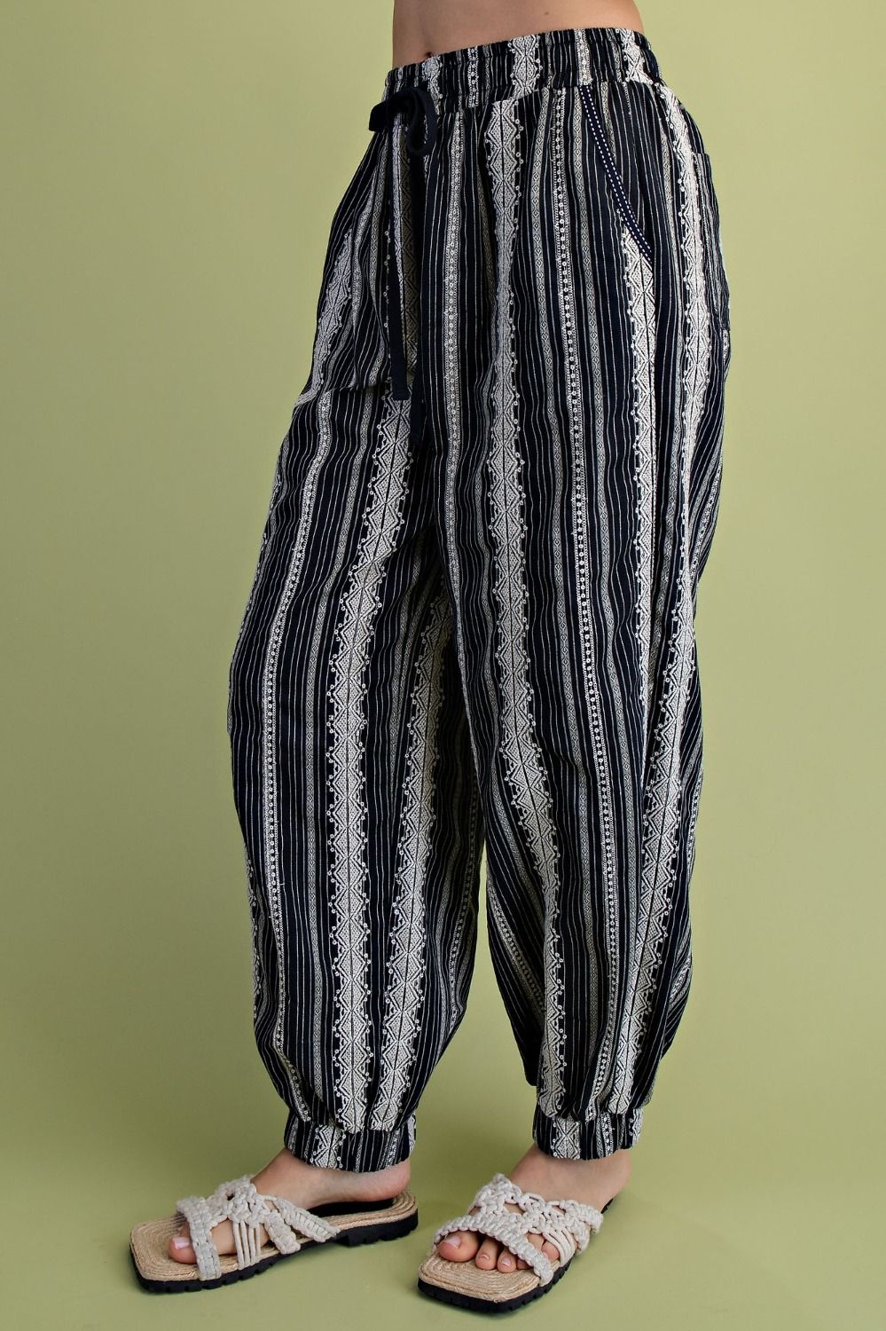 Saysa Embroidery Textured Linen Pants