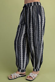 Saysa Embroidery Textured Linen Pants